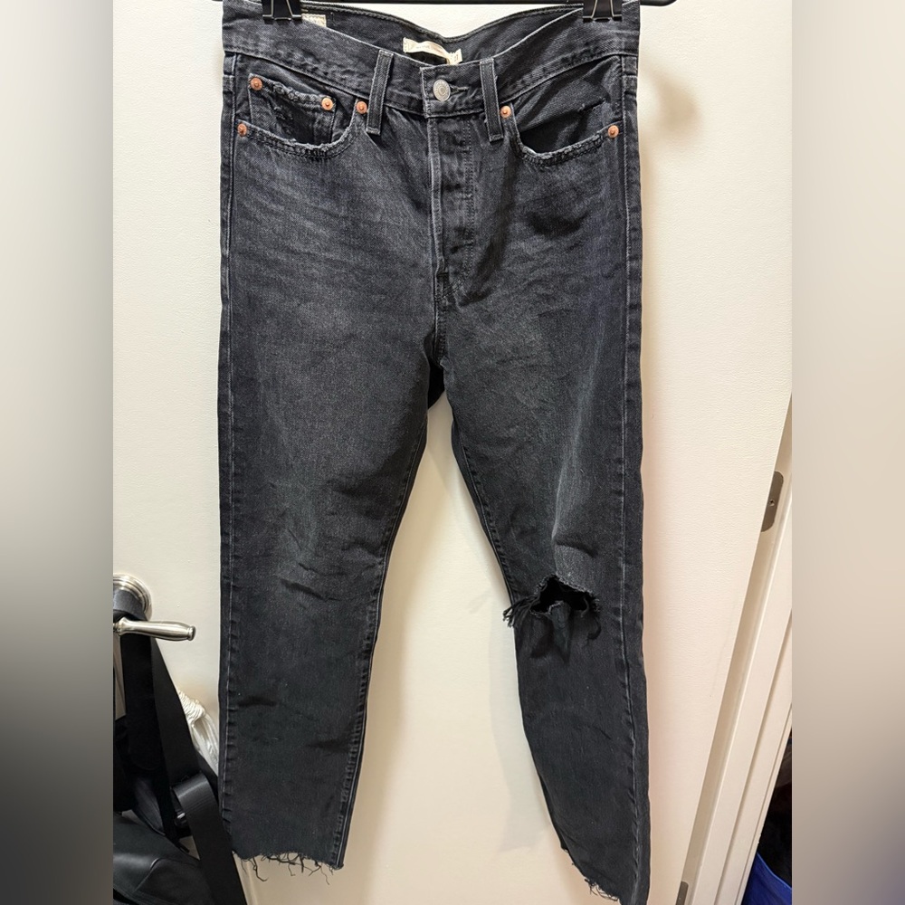 Wedgie Icon Fit Black High-Rise Cropped Jeans